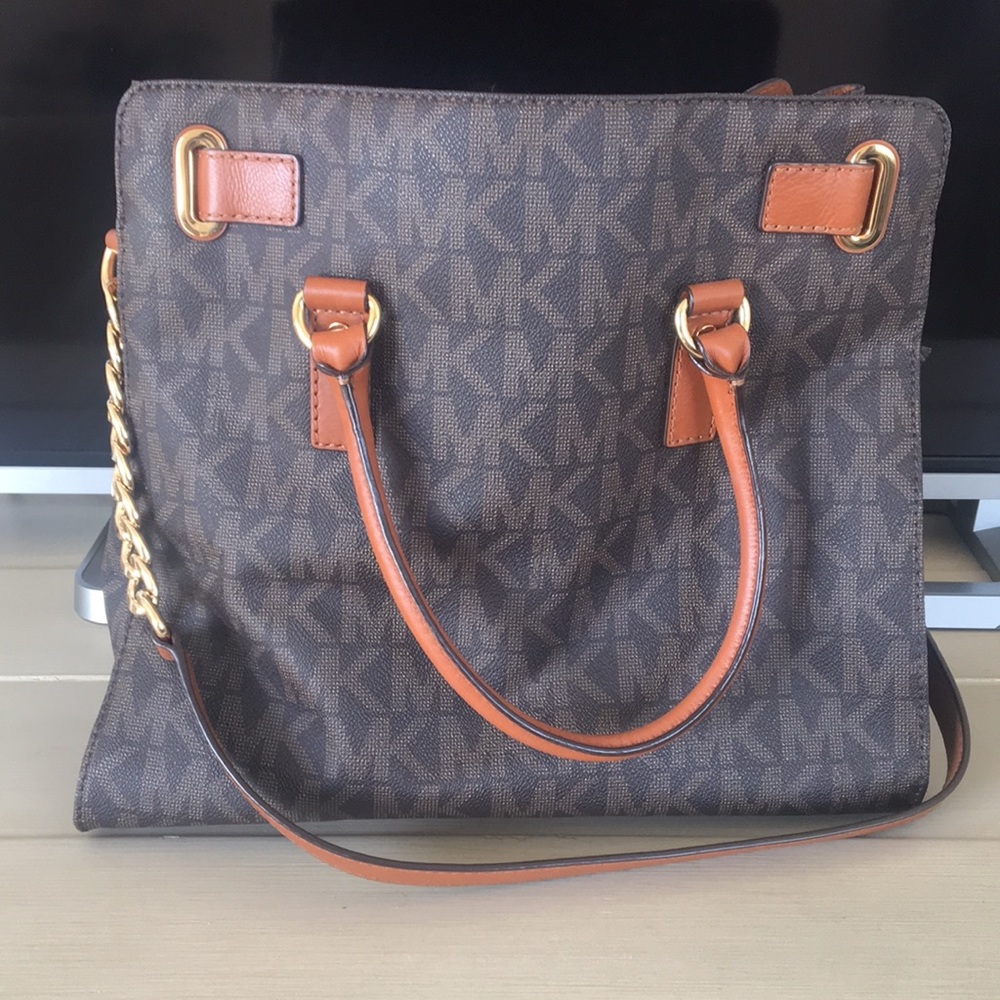Michael Kors hand bag - Picture 2 of 3